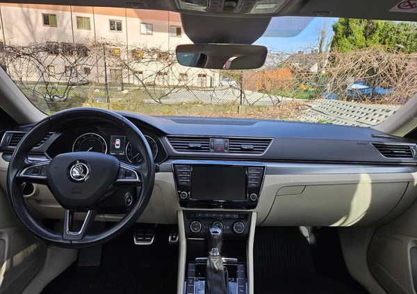 Skoda Superb cena 96900 przebieg: 142000, rok produkcji 2017 z Łęknica małe 191